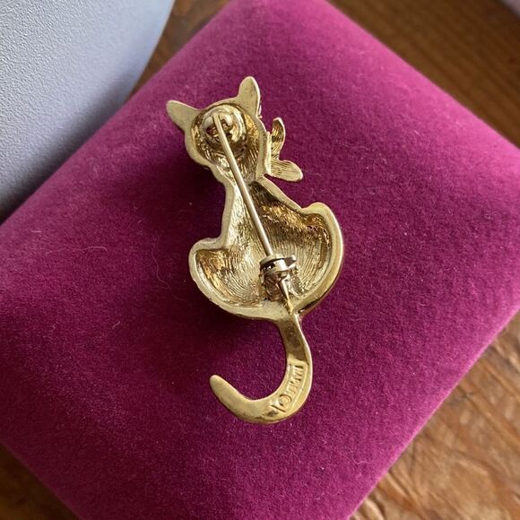💛 Gold Plated Napier CZ Cat Brooch - Picture 4 of 7